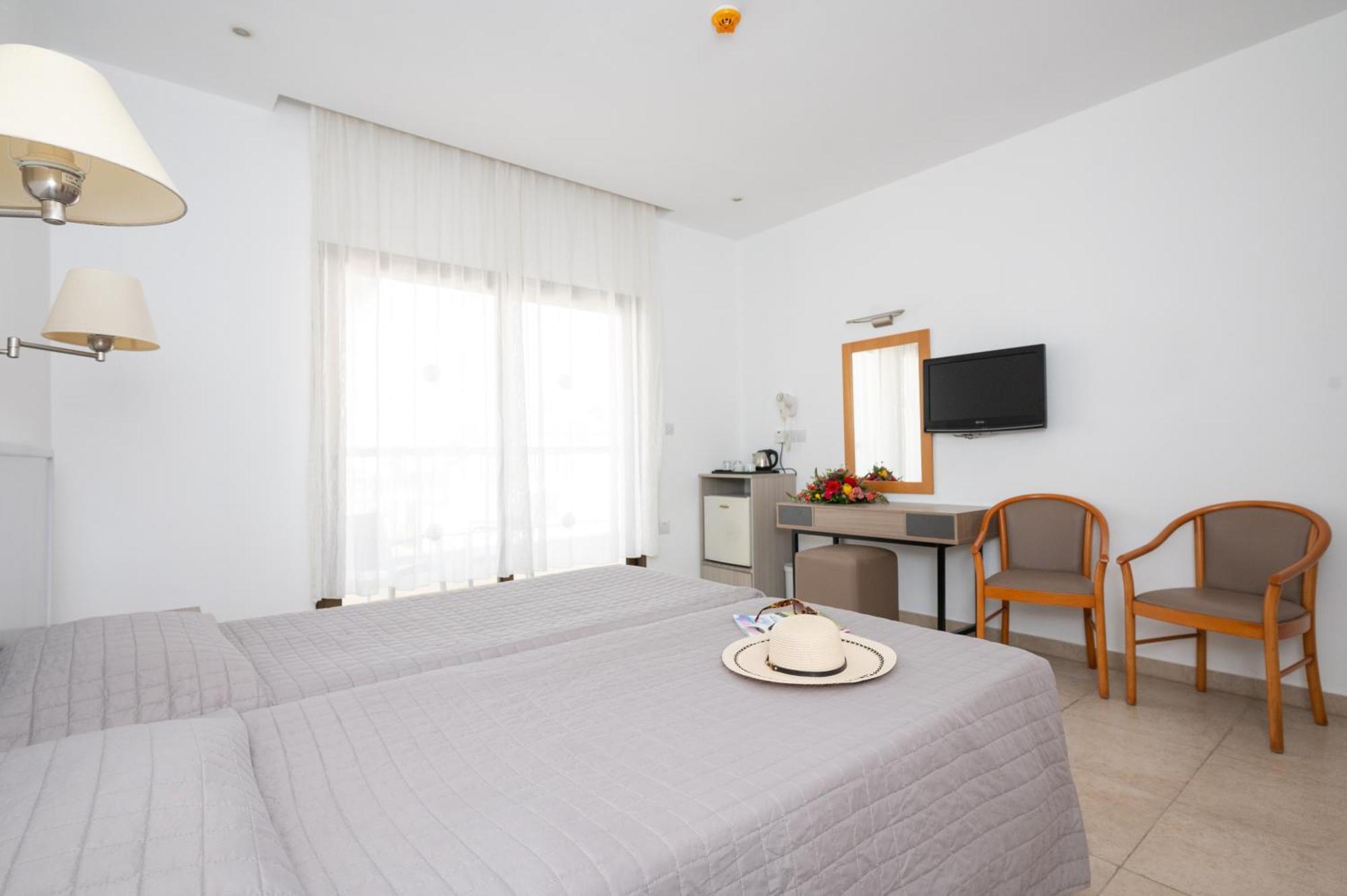 New Famagusta Hotel & Suites Ayia Napa Exterior photo