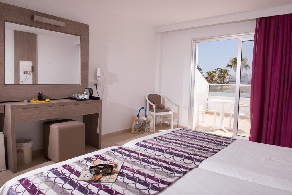 New Famagusta Hotel & Suites Ayia Napa Exterior photo