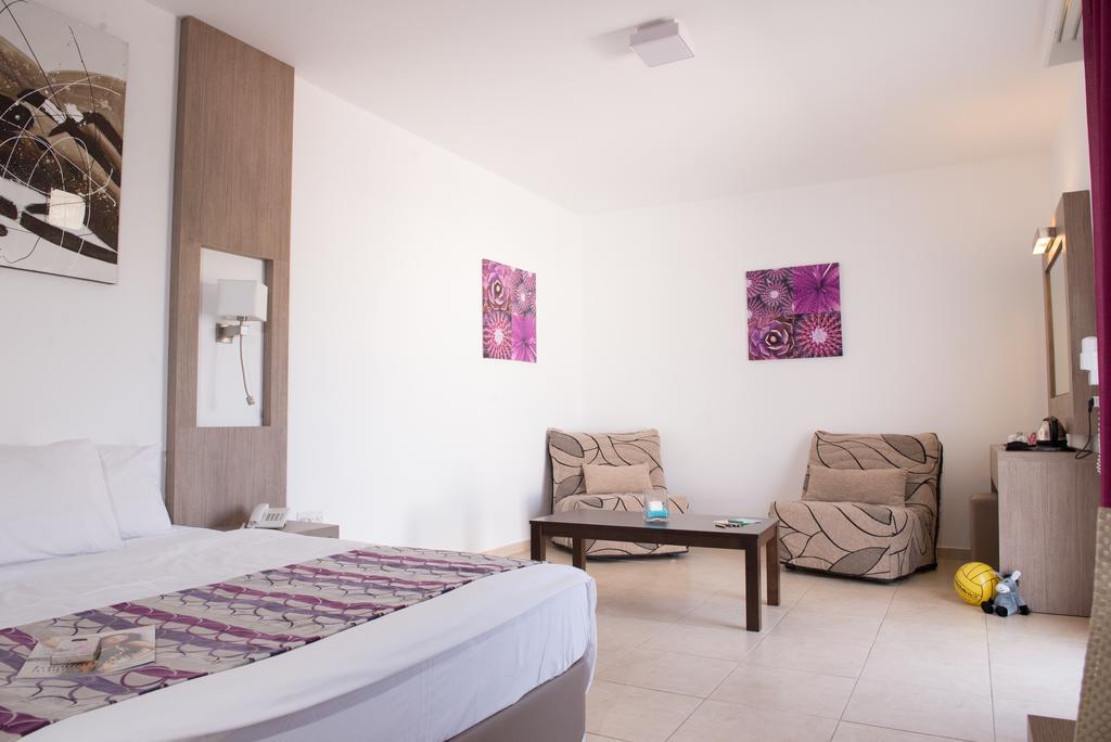 New Famagusta Hotel & Suites Ayia Napa Room photo